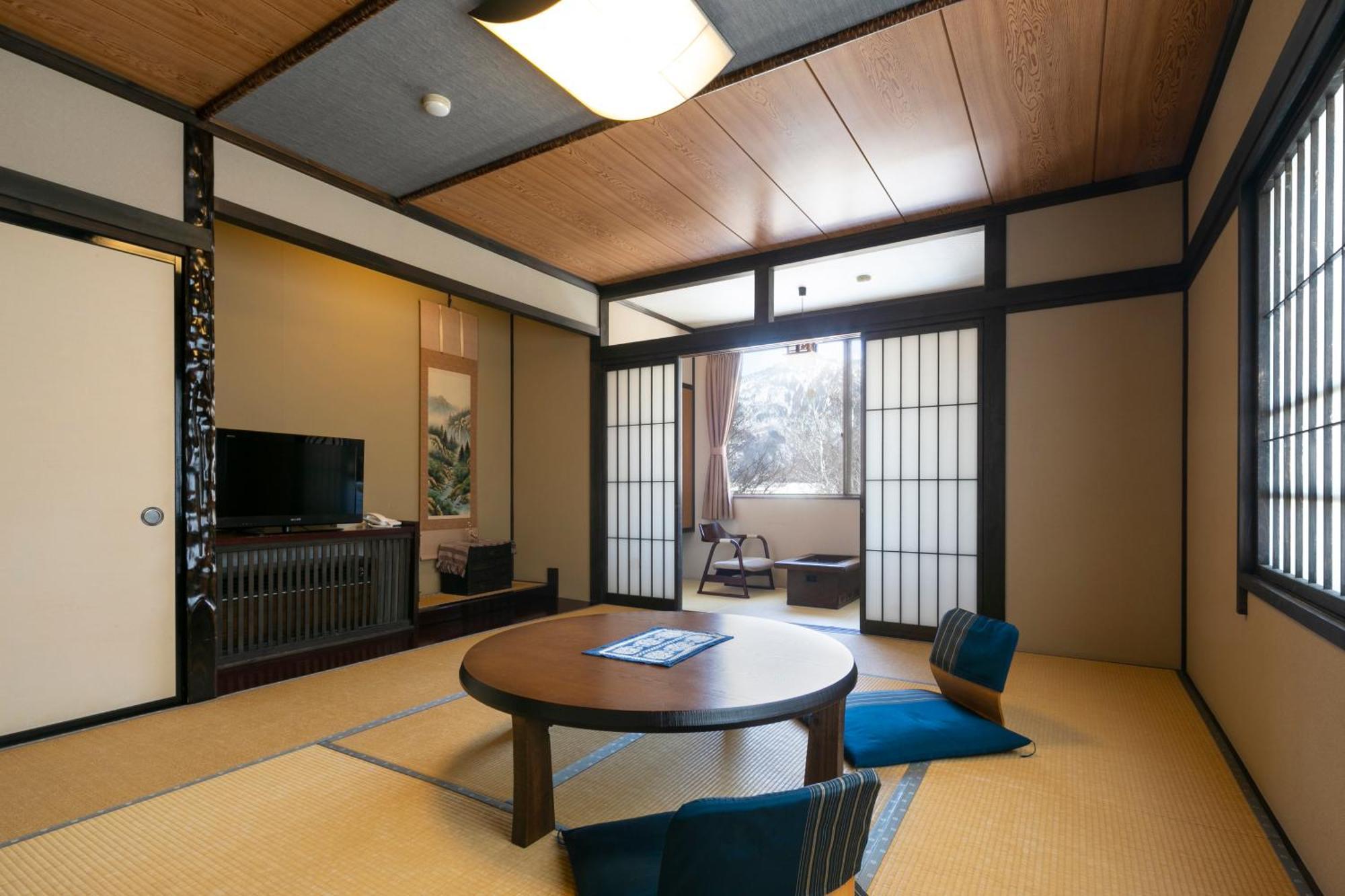 Hotel Onyado Hisui à Takayama  Extérieur photo
